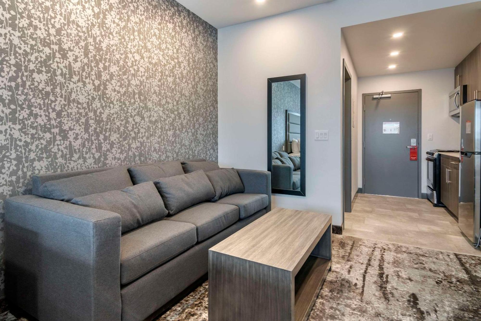 The Hue Hotel, Ascend Hotel Collection 坎卢普斯 外观 照片
