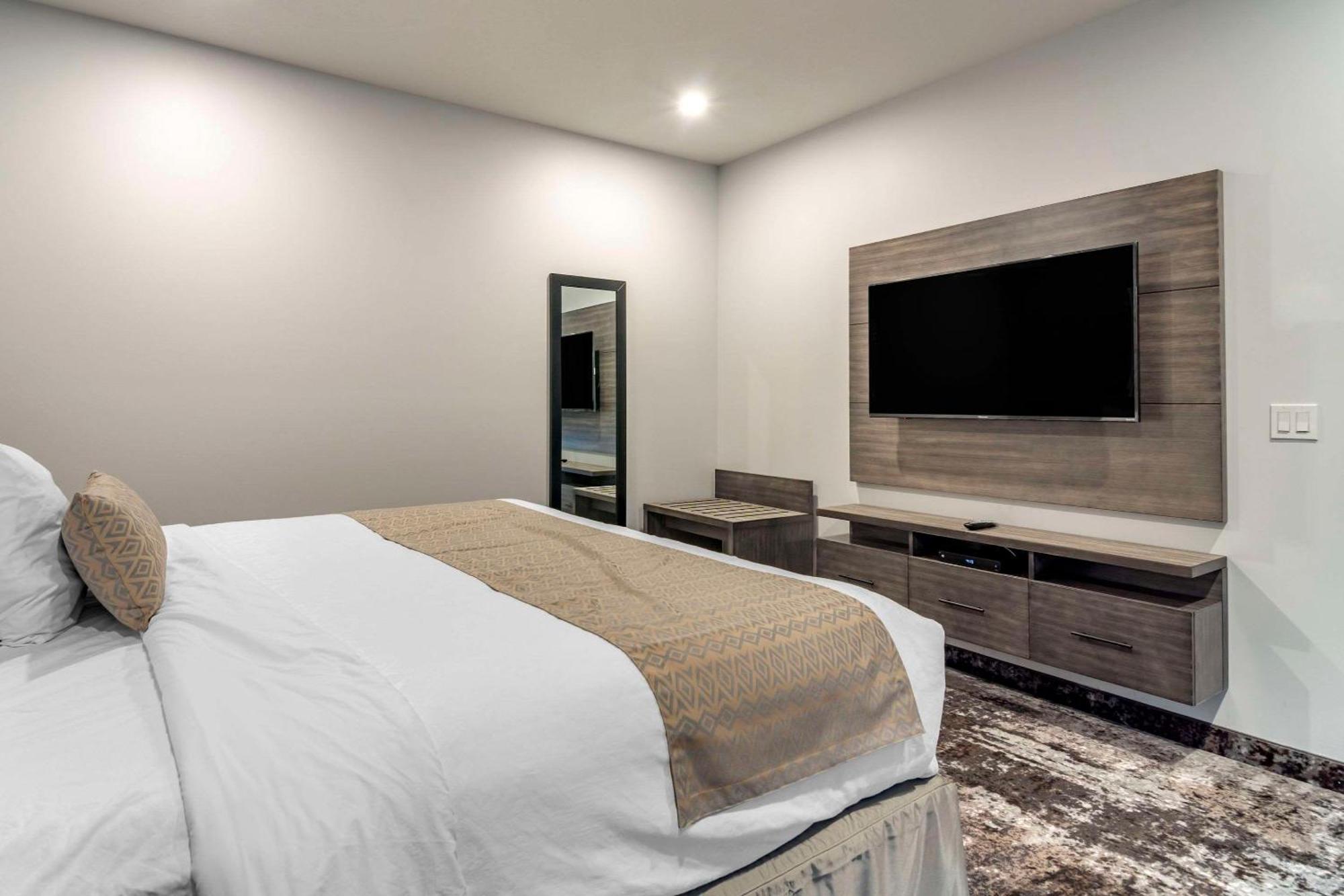 The Hue Hotel, Ascend Hotel Collection 坎卢普斯 外观 照片