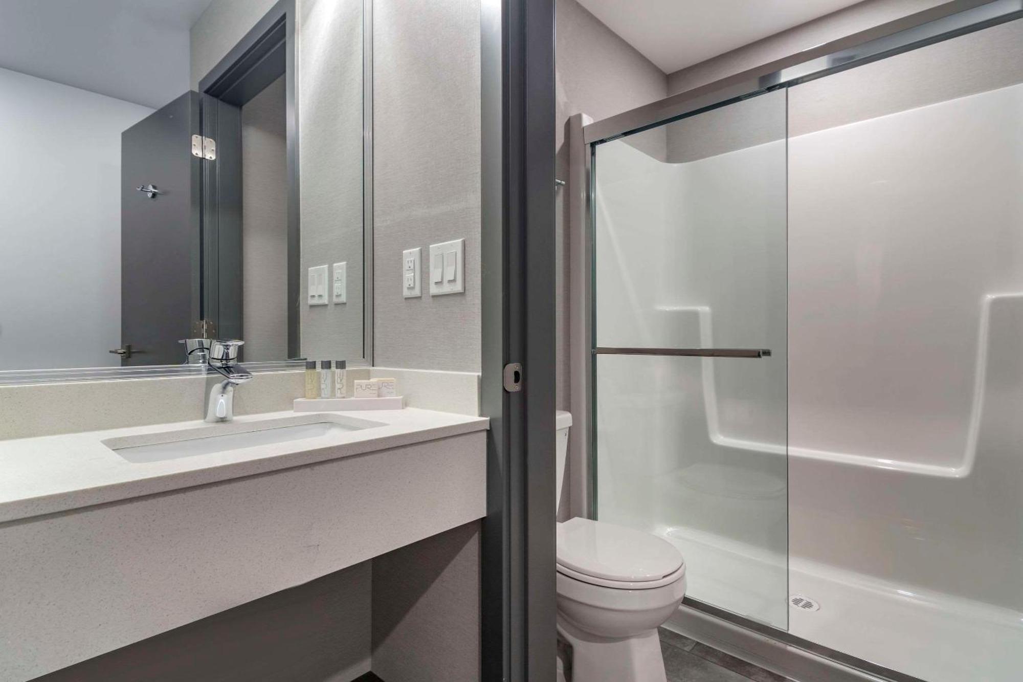 The Hue Hotel, Ascend Hotel Collection 坎卢普斯 外观 照片