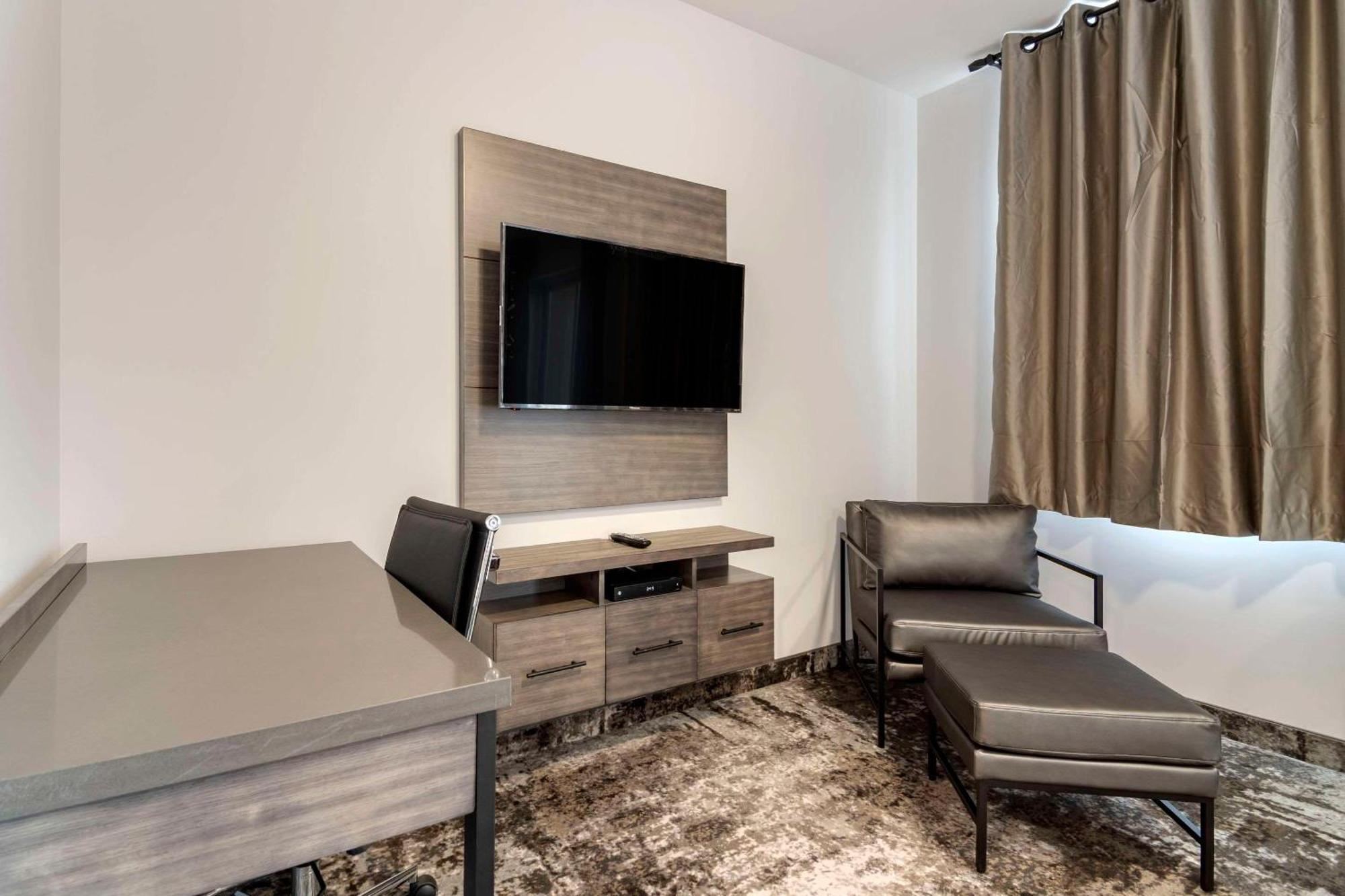 The Hue Hotel, Ascend Hotel Collection 坎卢普斯 外观 照片